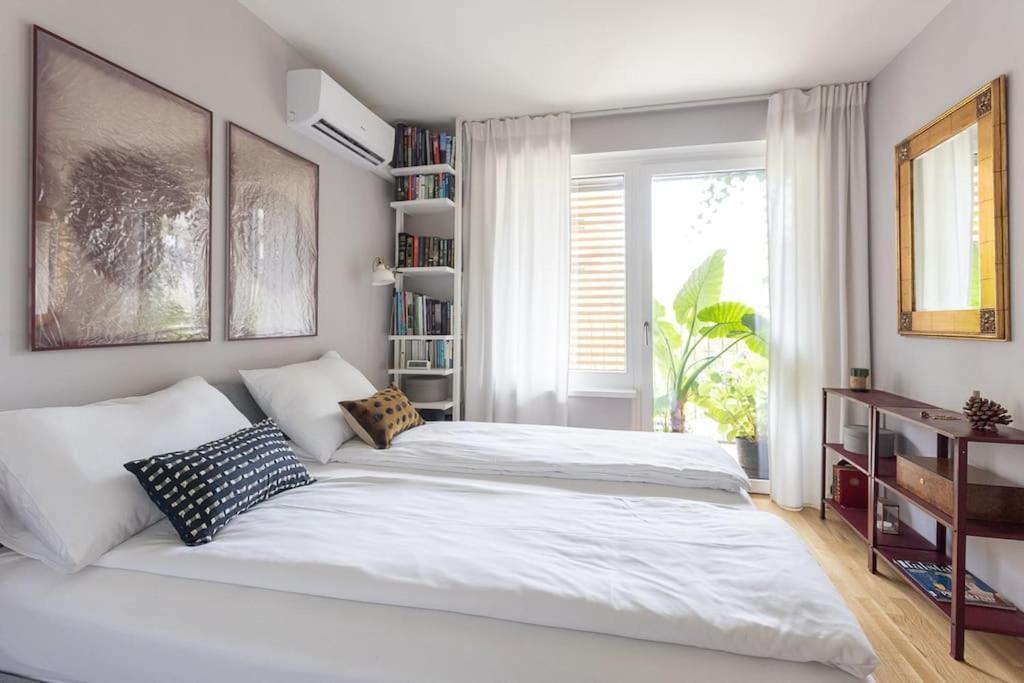 Dream Apartment - Central And Quiet With Ac And Free Parking Garage ウィーン エクステリア 写真
