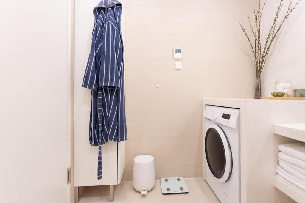 Dream Apartment - Central And Quiet With Ac And Free Parking Garage ウィーン エクステリア 写真